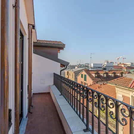 Mansarde Belvedere Duomo Apartment Milan